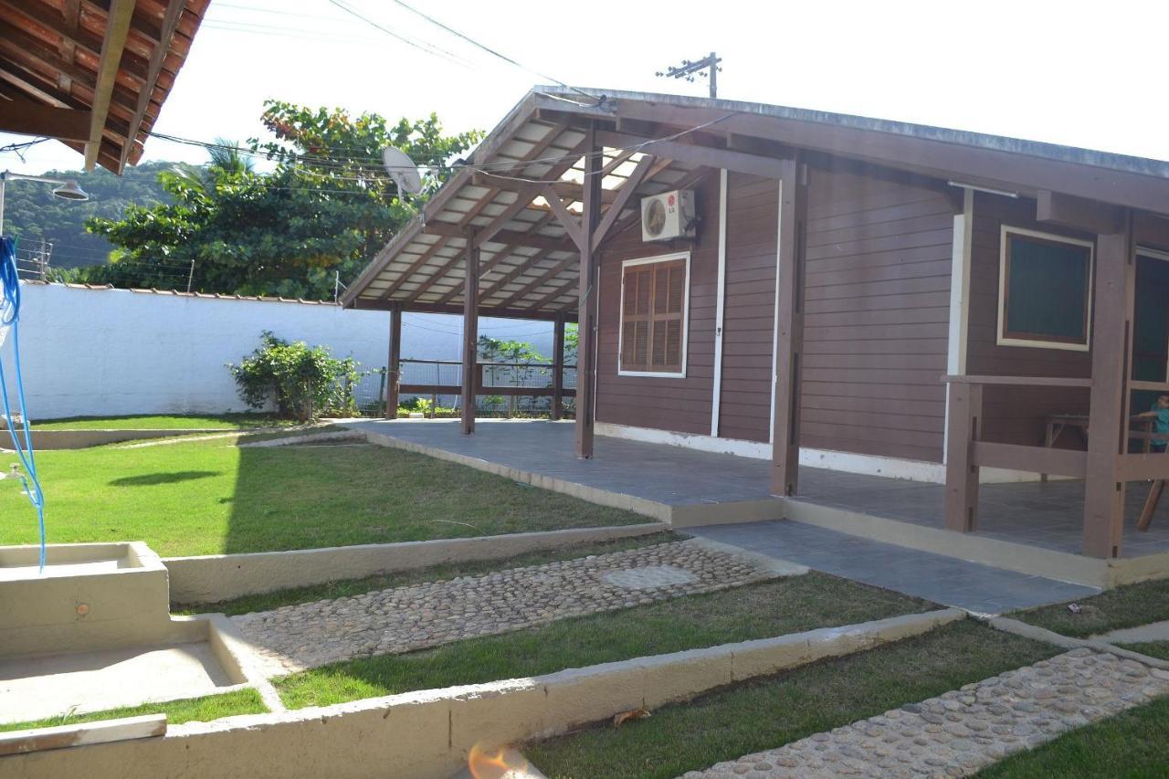 0006.06 -Maranduba - Chale -2 Dorm - 8 Pess - 3 Quadras Do Mar - Piscina Coletiva - Wifi Churrasqueira,Ar Condicionado Ubatuba Exterior photo